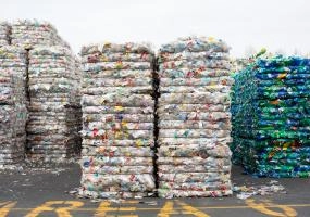 Trasformare gli scarti di plastica in energia riutilizzabile: scopriamo come!