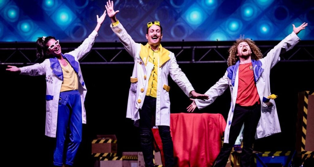 Foto tratta dallo spettacolo Magicamente plastica