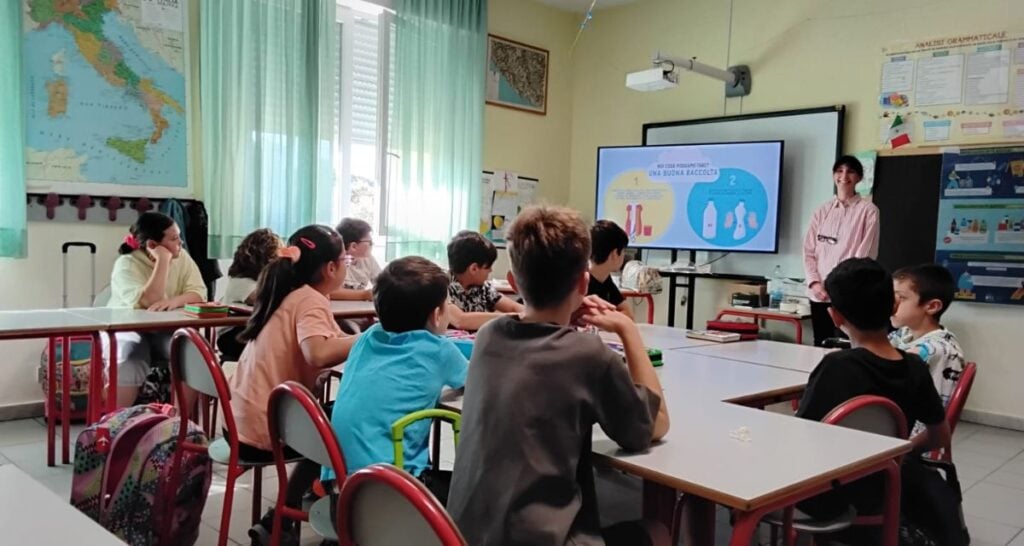 Progetto di educazione ambientale nelle scuole Formazione Plastica a Sarzana, liguria