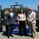 Installazione di arte urbana a Perugia realizzata in plastica riciclata